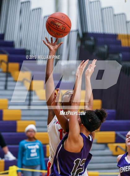 Thumbnail 3 in Binghamton vs. Pittsfield (Amsterdam Holiday College Showcase) photogallery.