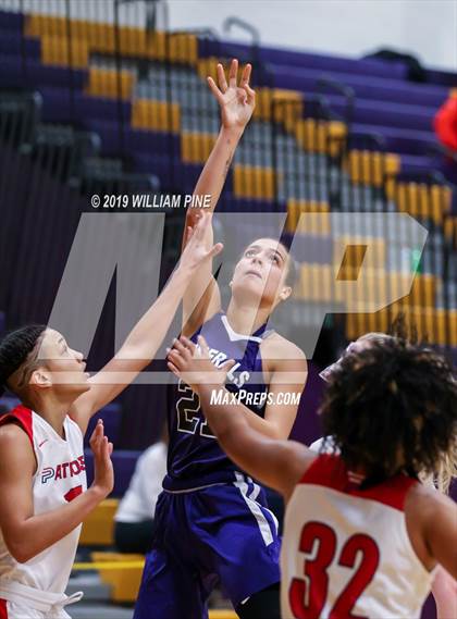 Thumbnail 2 in Binghamton vs. Pittsfield (Amsterdam Holiday College Showcase) photogallery.