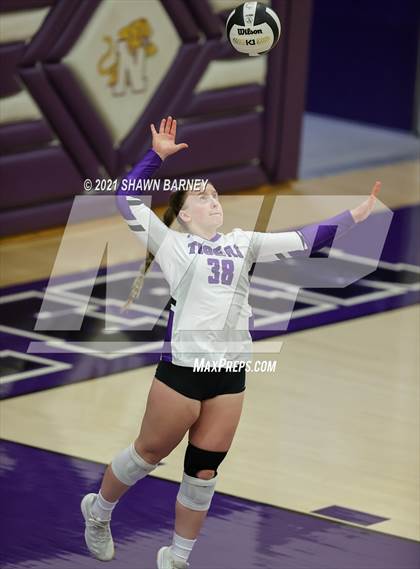 Thumbnail 2 in Carroll @ Northwestern photogallery.