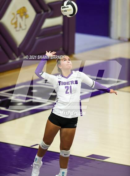 Thumbnail 3 in Carroll @ Northwestern photogallery.