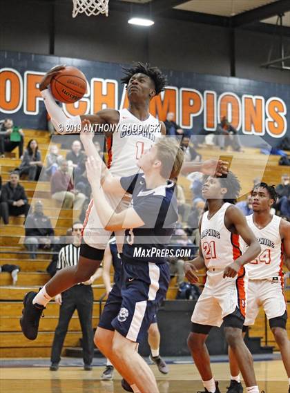 Thumbnail 2 in Jones vs Whitney Young (IHSA Chicago Regional Semifinal) photogallery.