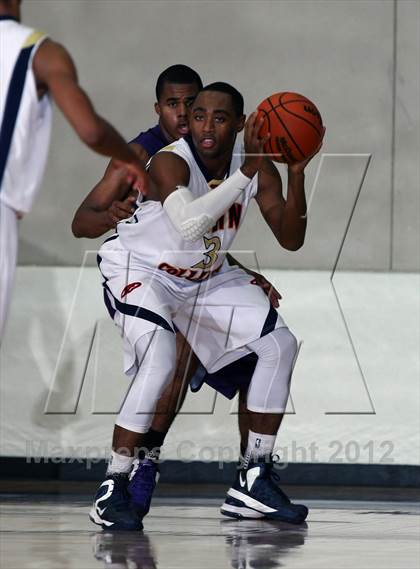 Thumbnail 3 in Klein Collins vs. Humble (McDonald's Texas Invitational) photogallery.