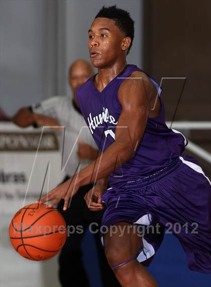Thumbnail 1 in Klein Collins vs. Humble (McDonald's Texas Invitational) photogallery.