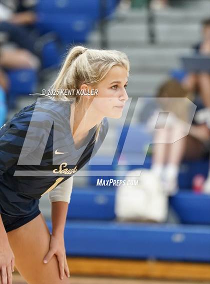 Thumbnail 2 in Grosse Pointe South @ Utica Eisenhower photogallery.
