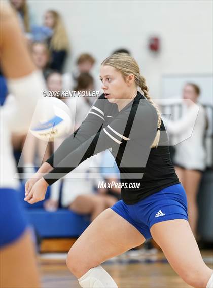 Thumbnail 1 in Grosse Pointe South @ Utica Eisenhower photogallery.