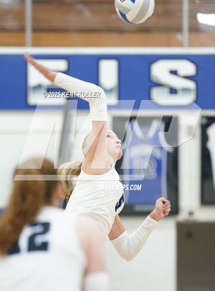 Thumbnail 1 in Grosse Pointe South @ Utica Eisenhower photogallery.