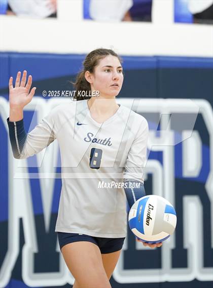 Thumbnail 1 in Grosse Pointe South @ Utica Eisenhower photogallery.