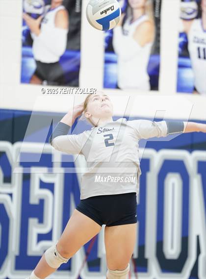 Thumbnail 1 in Grosse Pointe South @ Utica Eisenhower photogallery.