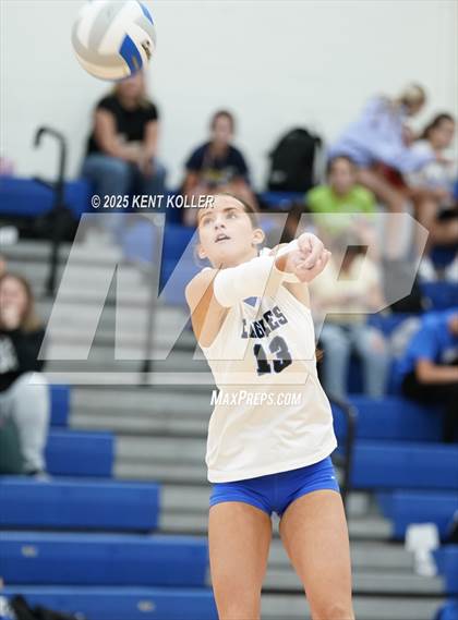 Thumbnail 1 in Grosse Pointe South @ Utica Eisenhower photogallery.