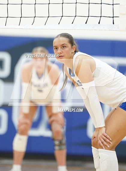 Thumbnail 2 in Grosse Pointe South @ Utica Eisenhower photogallery.