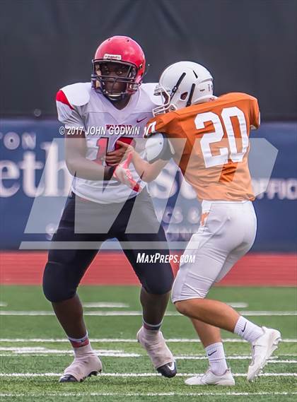 Thumbnail 3 in Alvin JV Orange vs Waltrip JV photogallery.