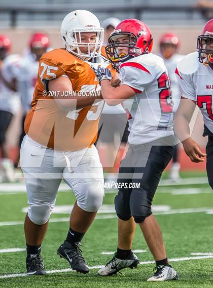 Thumbnail 2 in Alvin JV Orange vs Waltrip JV photogallery.