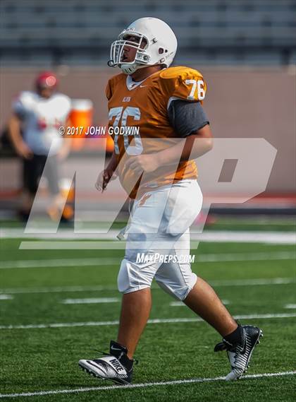 Thumbnail 3 in Alvin JV Orange vs Waltrip JV photogallery.