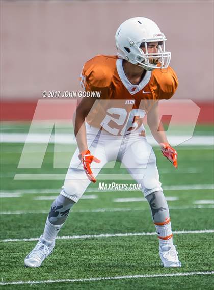 Thumbnail 3 in Alvin JV Orange vs Waltrip JV photogallery.