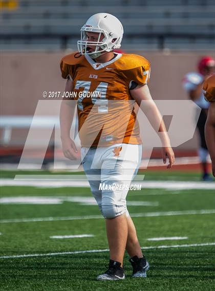 Thumbnail 2 in Alvin JV Orange vs Waltrip JV photogallery.