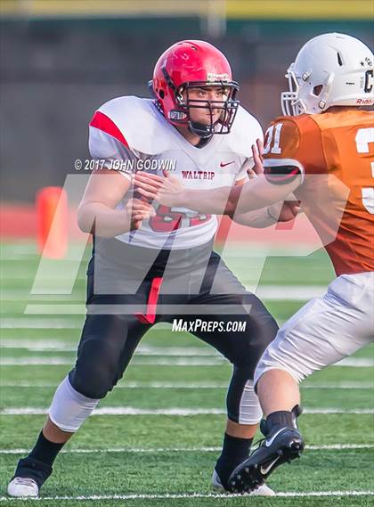 Thumbnail 3 in Alvin JV Orange vs Waltrip JV photogallery.
