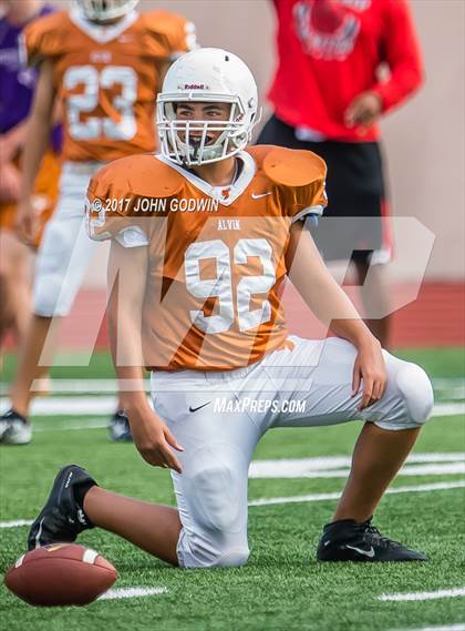Thumbnail 1 in Alvin JV Orange vs Waltrip JV photogallery.