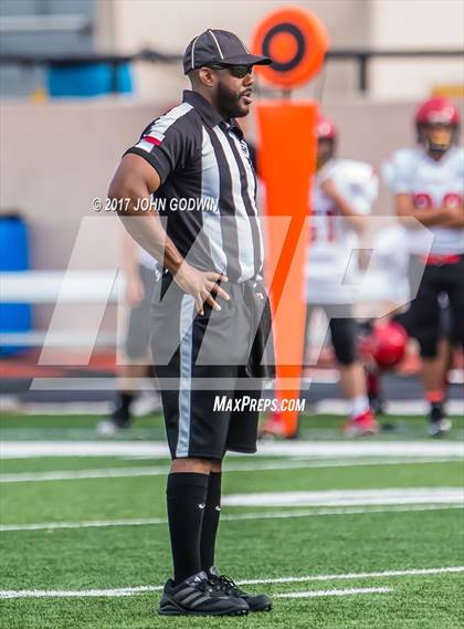 Thumbnail 2 in Alvin JV Orange vs Waltrip JV photogallery.