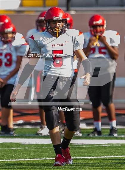 Thumbnail 3 in Alvin JV Orange vs Waltrip JV photogallery.