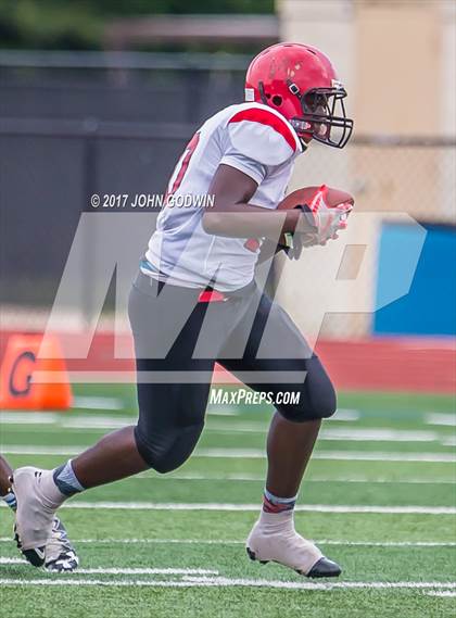 Thumbnail 1 in Alvin JV Orange vs Waltrip JV photogallery.