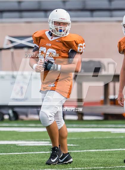 Thumbnail 2 in Alvin JV Orange vs Waltrip JV photogallery.