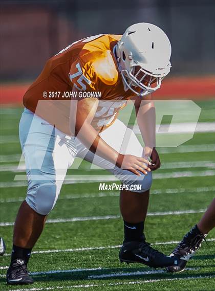 Thumbnail 3 in Alvin JV Orange vs Waltrip JV photogallery.
