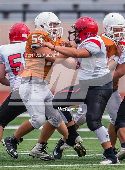 Thumbnail 2 in Alvin JV Orange vs Waltrip JV photogallery.