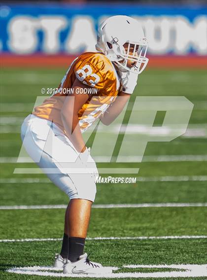 Thumbnail 1 in Alvin JV Orange vs Waltrip JV photogallery.