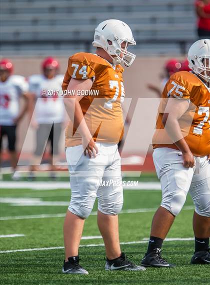Thumbnail 1 in Alvin JV Orange vs Waltrip JV photogallery.