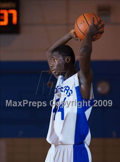 Thumbnail 3 in Gompers vs Thomas Edison (Queens Jam Christmas Classic) photogallery.