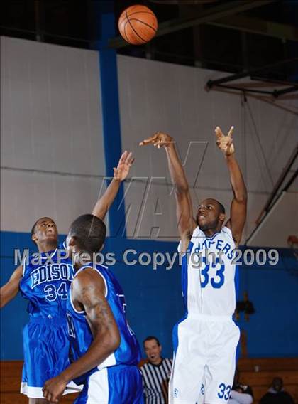 Thumbnail 1 in Gompers vs Thomas Edison (Queens Jam Christmas Classic) photogallery.
