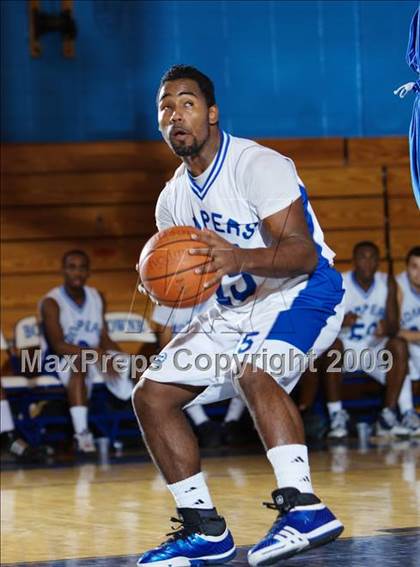 Thumbnail 3 in Gompers vs Thomas Edison (Queens Jam Christmas Classic) photogallery.