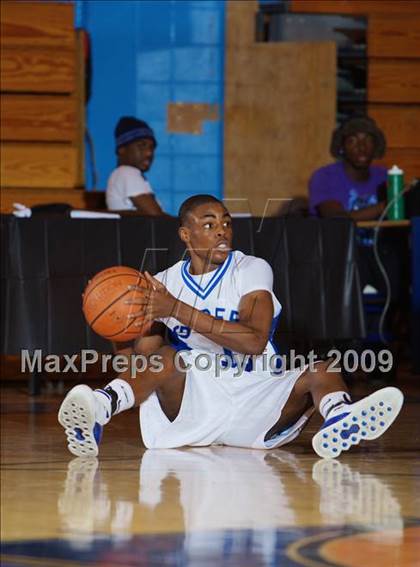 Thumbnail 2 in Gompers vs Thomas Edison (Queens Jam Christmas Classic) photogallery.