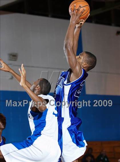 Thumbnail 1 in Gompers vs Thomas Edison (Queens Jam Christmas Classic) photogallery.