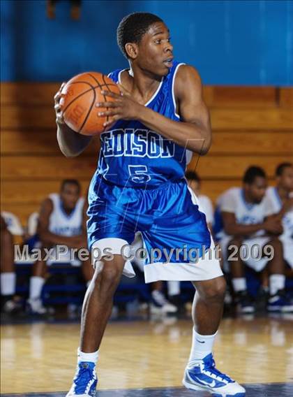 Thumbnail 1 in Gompers vs Thomas Edison (Queens Jam Christmas Classic) photogallery.