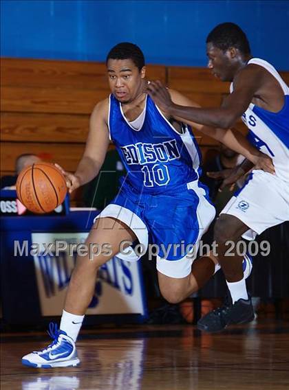 Thumbnail 1 in Gompers vs Thomas Edison (Queens Jam Christmas Classic) photogallery.