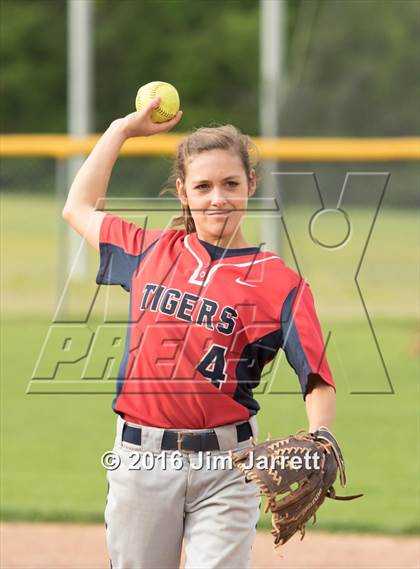 Thumbnail 1 in South Panola @ Hernando photogallery.
