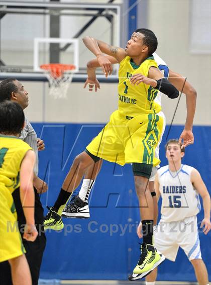 Thumbnail 2 in Tampa Catholic vs. Ransom Everglades (Berkely Basketball Invitational) photogallery.