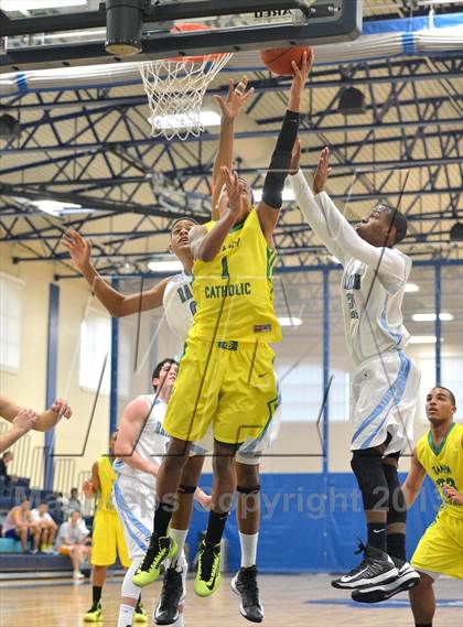 Thumbnail 3 in Tampa Catholic vs. Ransom Everglades (Berkely Basketball Invitational) photogallery.