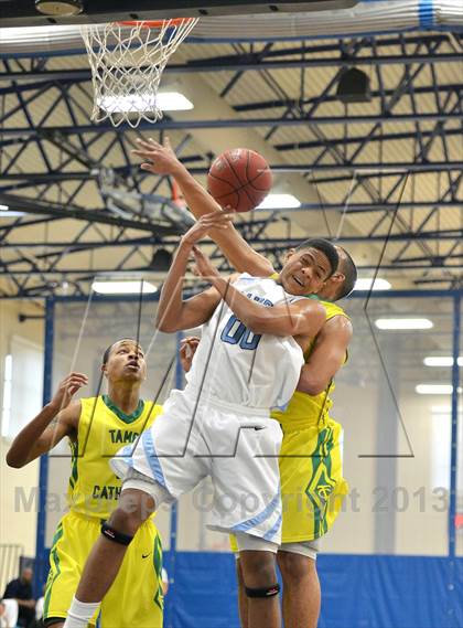 Thumbnail 2 in Tampa Catholic vs. Ransom Everglades (Berkely Basketball Invitational) photogallery.