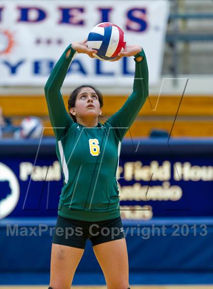 Thumbnail 3 in Brandeis vs. Holmes photogallery.