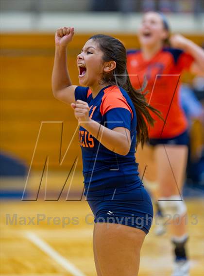 Thumbnail 2 in Brandeis vs. Holmes photogallery.