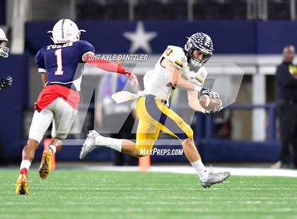 Thumbnail 3 in Manvel vs. Highland Park (UIL 5A Division 1 Final) photogallery.