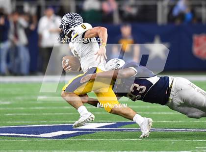 Thumbnail 1 in Manvel vs. Highland Park (UIL 5A Division 1 Final) photogallery.