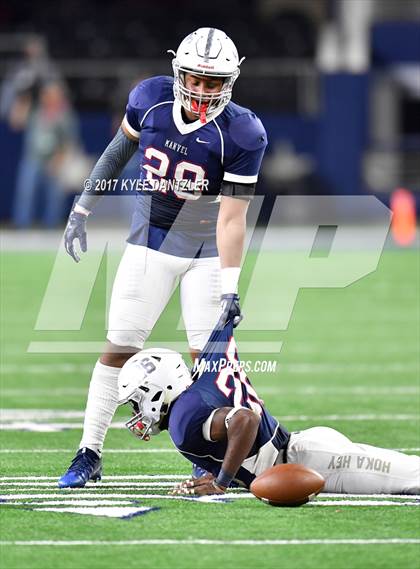 Thumbnail 3 in Manvel vs. Highland Park (UIL 5A Division 1 Final) photogallery.