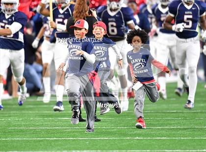 Thumbnail 3 in Manvel vs. Highland Park (UIL 5A Division 1 Final) photogallery.