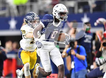 Thumbnail 1 in Manvel vs. Highland Park (UIL 5A Division 1 Final) photogallery.