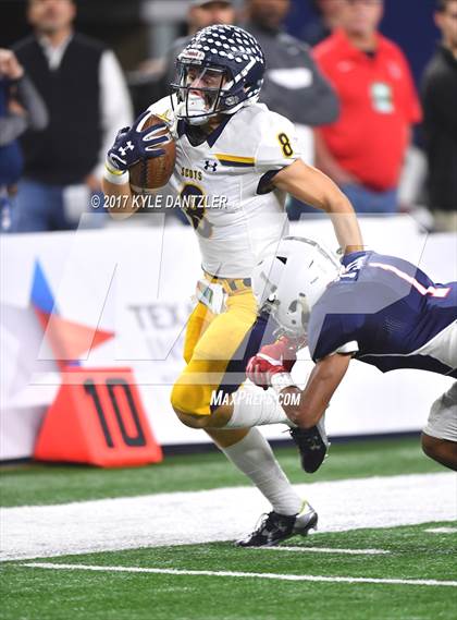 Thumbnail 1 in Manvel vs. Highland Park (UIL 5A Division 1 Final) photogallery.