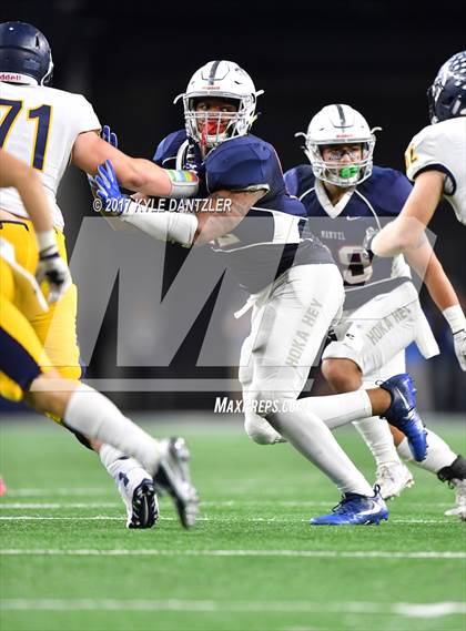 Thumbnail 1 in Manvel vs. Highland Park (UIL 5A Division 1 Final) photogallery.