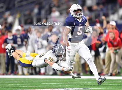 Thumbnail 2 in Manvel vs. Highland Park (UIL 5A Division 1 Final) photogallery.